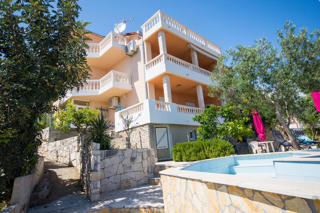 Apartmani Cubela تروغير المظهر الخارجي الصورة